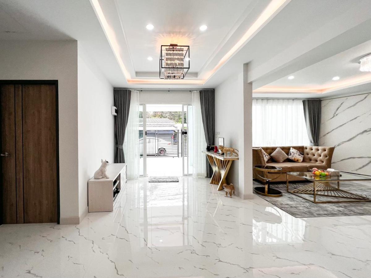 Modern Luxury House In Phuket Town Villa Ban Na Kha Bagian luar foto